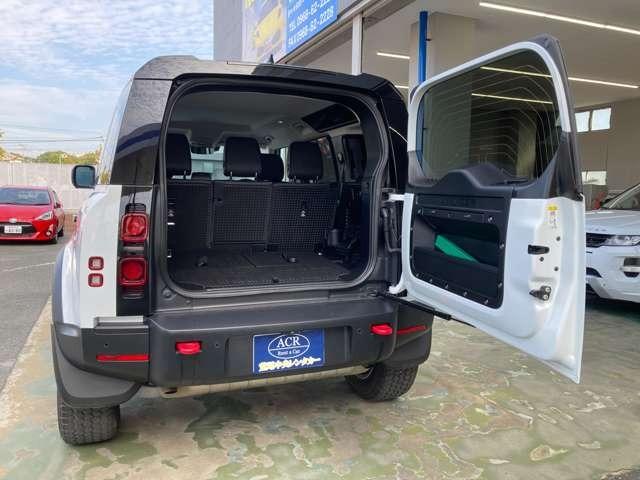 ディフェンダー １１０Ｓ　Ｐ３００　レーンキープ　４ＷＤ　衝突被害軽減ブレーキ　アダプティブクルーズコントロール　ヒルディセントコントロール　ディスプレイオーディオ・全方位カメラ　オートマチックハイビーム　電動シート（33枚目）