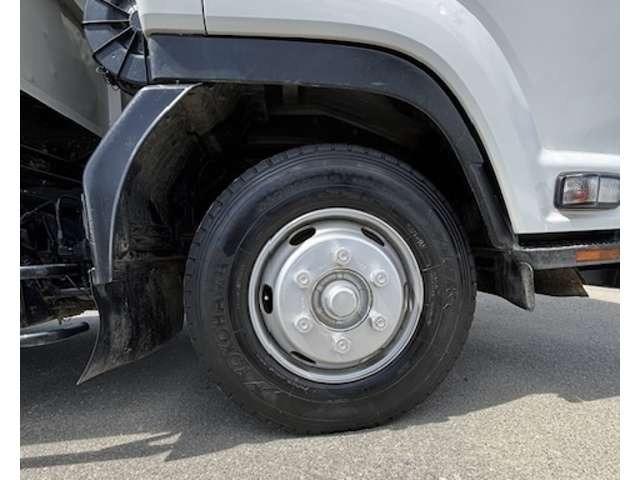 フォワード 　４．０ｔダンプ　エアコン　パワステ　パワーウインドウ　キーレス（11枚目）