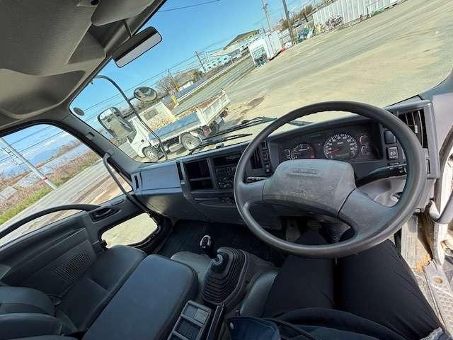 フォワード 　４．０ｔダンプ　エアコン　パワステ　パワーウインドウ　キーレス（14枚目）