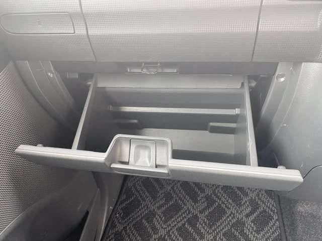 タント カスタムＲＳ　リア左側パワースライドドア　セキュリティ　運転席助手席エアバッグ　ＡＵＴＯエアコン　リモコンキー　ターボ車　フルフラットシート　ＰＳ　パワーウインド　安全ボディ　運転席エアバック　ＡＢＳ　ベンチシー（17枚目）