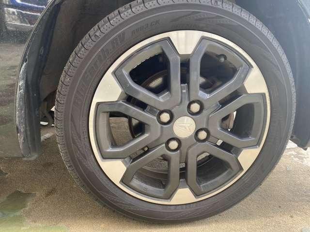 ウェイク Ｇ　セキュリティーアラーム　横滑防止装置　ターボ車　両側自動ドア　Ｗエアバック　アイドリングストップ　スマートキー　ベンチシート　エアコン　パワステ　オートライト　衝突安全ボディ　エアバック　ＡＢＳ（13枚目）