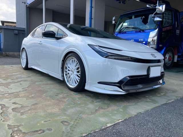 プリウス Ｚ　リアカメラ　Ｂｌｕｅｔｏｏｔｈオーディオ　プリクラッシュ　追従型クルコン　オートライト　レーンアシスト　ＡＣ１００Ｖ電源　オートマチックハイビーム　前席シートヒーター　ＡＣ　ＥＴＣ付（2枚目）