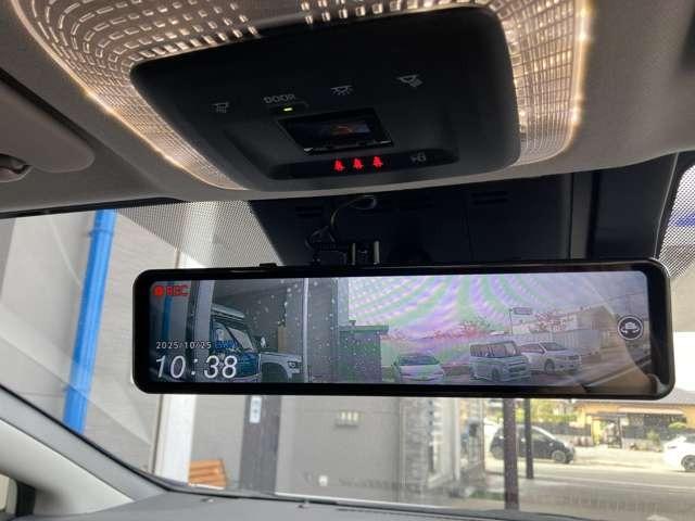 プリウス Ｚ　リアカメラ　Ｂｌｕｅｔｏｏｔｈオーディオ　プリクラッシュ　追従型クルコン　オートライト　レーンアシスト　ＡＣ１００Ｖ電源　オートマチックハイビーム　前席シートヒーター　ＡＣ　ＥＴＣ付（13枚目）