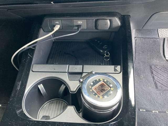 プリウス Ｚ　リアカメラ　Ｂｌｕｅｔｏｏｔｈオーディオ　プリクラッシュ　追従型クルコン　オートライト　レーンアシスト　ＡＣ１００Ｖ電源　オートマチックハイビーム　前席シートヒーター　ＡＣ　ＥＴＣ付（15枚目）