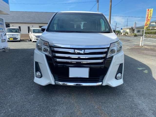 ノア Ｓｉ　横滑り防止機能　三列シート　ＡＡＣ　社外ＡＷ　ウォークスルー　パワーステアリング　キーフリー　デュアルエアバッグ　衝突安全ボディ　エアバッグ　両側スライド片側電動ドア　アイストップ　ＥＴＣ（2枚目）