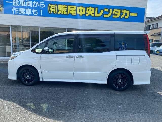 ノア Ｓｉ　横滑り防止機能　三列シート　ＡＡＣ　社外ＡＷ　ウォークスルー　パワーステアリング　キーフリー　デュアルエアバッグ　衝突安全ボディ　エアバッグ　両側スライド片側電動ドア　アイストップ　ＥＴＣ（8枚目）