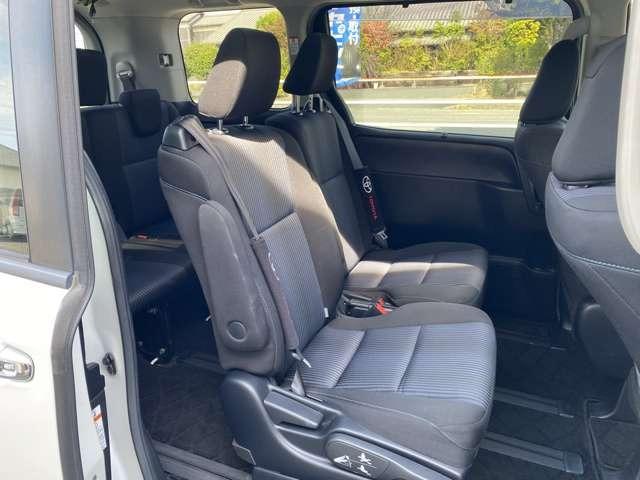 ノア Ｓｉ　横滑り防止機能　三列シート　ＡＡＣ　社外ＡＷ　ウォークスルー　パワーステアリング　キーフリー　デュアルエアバッグ　衝突安全ボディ　エアバッグ　両側スライド片側電動ドア　アイストップ　ＥＴＣ（16枚目）