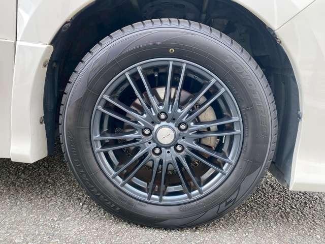 ノア Ｓｉ　横滑り防止機能　三列シート　ＡＡＣ　社外ＡＷ　ウォークスルー　パワーステアリング　キーフリー　デュアルエアバッグ　衝突安全ボディ　エアバッグ　両側スライド片側電動ドア　アイストップ　ＥＴＣ（20枚目）