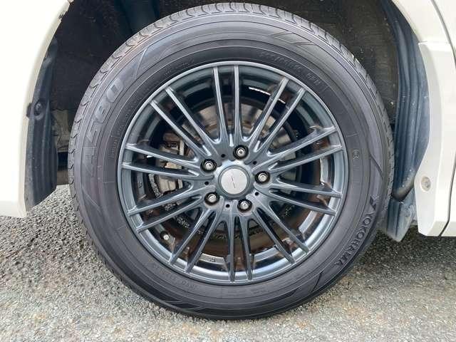 ノア Ｓｉ　横滑り防止機能　三列シート　ＡＡＣ　社外ＡＷ　ウォークスルー　パワーステアリング　キーフリー　デュアルエアバッグ　衝突安全ボディ　エアバッグ　両側スライド片側電動ドア　アイストップ　ＥＴＣ（21枚目）