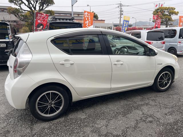 アクア S ETC バックカメラ ナビ アルミホイール スマートキー 電動格納ミラー CVT 衝突安全ボディ ABS ESC Bluetooth エアコン パワーステアリング パワーウィンドウ 運転席エアバッグ(14枚目)