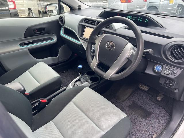 アクア S ETC バックカメラ ナビ アルミホイール スマートキー 電動格納ミラー CVT 衝突安全ボディ ABS ESC Bluetooth エアコン パワーステアリング パワーウィンドウ 運転席エアバッグ(37枚目)