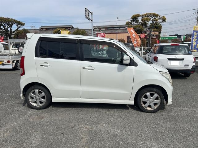ワゴンＲ ＦＸリミテッド　スマートキー　電動格納ミラー　ベンチシート　ＡＴ　盗難防止システム　ＡＢＳ　ＣＤ　アルミホイール　衝突安全ボディ　エアコン　パワーステアリング　パワーウィンドウ（8枚目）