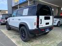 ディフェンダー １１０Ｓ　Ｐ３００　レーンキープ　４ＷＤ　衝突被害軽減ブレーキ　アダプティブクルーズコントロール　ヒルディセントコントロール　ディスプレイオーディオ・全方位カメラ　オートマチックハイビーム　電動シート（4枚目）