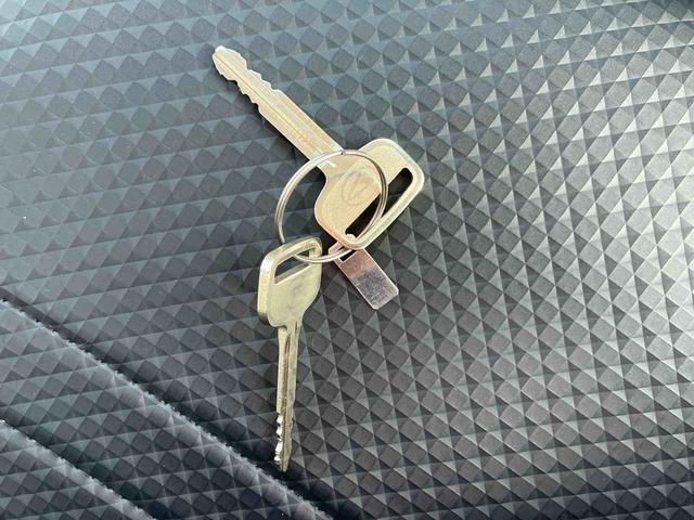 ハイゼットトラック スタンダード　整備記録簿　パワステ付　切替式４ＷＤ　エアコン付　シングルエアバッグ　ＡＢＳ（20枚目）