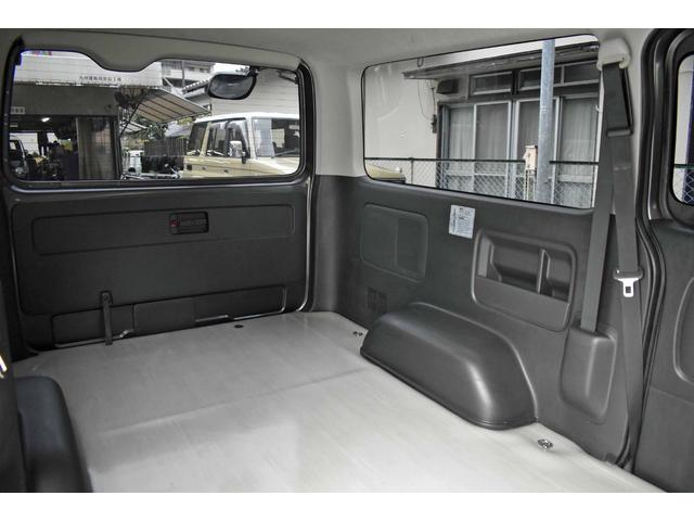 ハイエースバン ロングスーパーＧＬ　４型　３ヶ月３０００ｋｍ保証付き　ＬＥＤヘッドライト・ナビ・ＴＶ・バックモニター・社外アルミホイール付き　フロントガラス（クールベール）（15枚目）