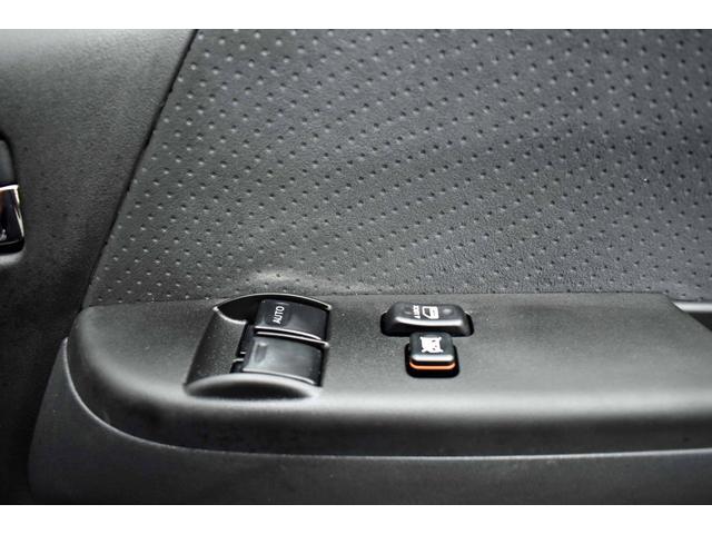ハイエースバン ロングスーパーＧＬ　４型　３ヶ月３０００ｋｍ保証付き　ＬＥＤヘッドライト・ナビ・ＴＶ・バックモニター・社外アルミホイール付き　フロントガラス（クールベール）（17枚目）