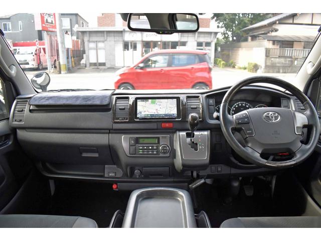 ハイエースバン スーパーＧＬ　ダークプライムＩＩ　５型・ワンオーナー禁煙車・純正ＬＥＤヘッドライト・スマートキー・ナビ・ＴＶ・純正バックモニター内蔵防眩インナーミラー・フルエアロ・ＡＣ１００Ｖ付き（11枚目）