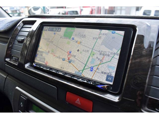 ハイエースバン スーパーＧＬ　ダークプライムＩＩ　５型・ワンオーナー禁煙車・純正ＬＥＤヘッドライト・スマートキー・ナビ・ＴＶ・純正バックモニター内蔵防眩インナーミラー・フルエアロ・ＡＣ１００Ｖ付き（21枚目）