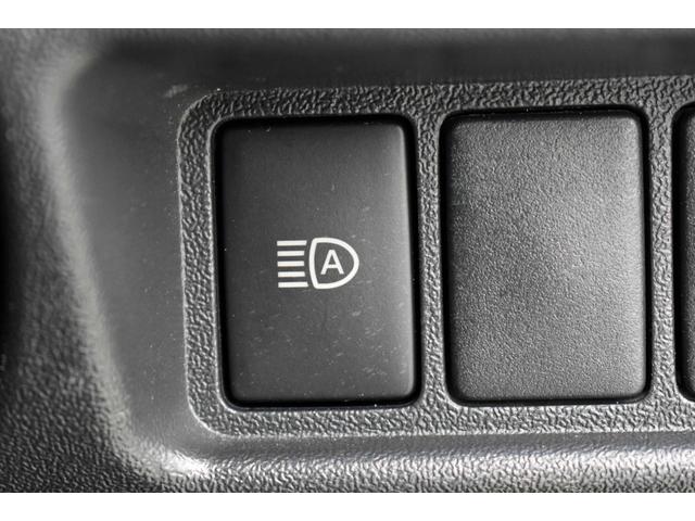 ハイエースバン スーパーＧＬ　ダークプライムＩＩ　５型・ワンオーナー禁煙車・純正ＬＥＤヘッドライト・スマートキー・ナビ・ＴＶ・純正バックモニター内蔵防眩インナーミラー・フルエアロ・ＡＣ１００Ｖ付き（29枚目）
