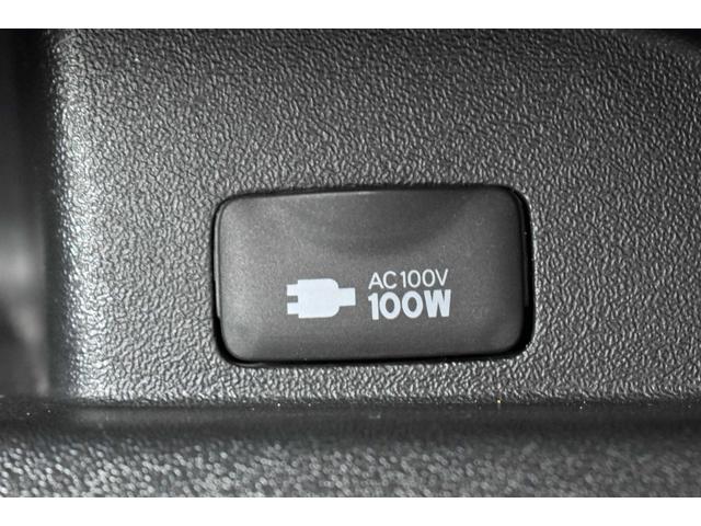 ハイエースバン スーパーＧＬ　ダークプライムＩＩ　５型・ワンオーナー禁煙車・純正ＬＥＤヘッドライト・スマートキー・ナビ・ＴＶ・純正バックモニター内蔵防眩インナーミラー・フルエアロ・ＡＣ１００Ｖ付き（30枚目）