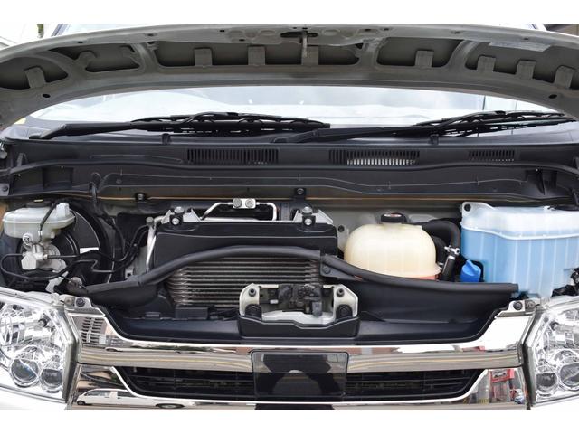 ハイエースバン スーパーＧＬ　ダークプライムＩＩ　５型・ワンオーナー禁煙車・純正ＬＥＤヘッドライト・スマートキー・ナビ・ＴＶ・純正バックモニター内蔵防眩インナーミラー・フルエアロ・ＡＣ１００Ｖ付き（32枚目）