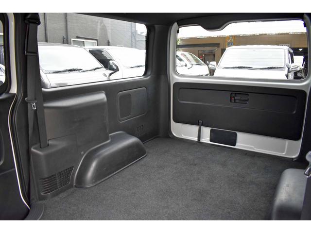 ハイエースバン スーパーＧＬ　ダークプライムＩＩ　５型　１２ヶ月２００００ｋｍ保証付き　純正ＬＥＤヘッドライト・スマートキー・ナビ・ＴＶ・バックモニター・モデリスタエアロ・トヨタセーフティーセンス・Ｗエアバック付き（14枚目）