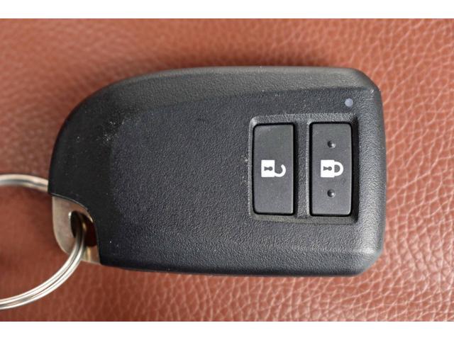 ハイエースバン スーパーＧＬ　ダークプライムＩＩ　５型　１２ヶ月２００００ｋｍ保証付き　純正ＬＥＤヘッドライト・スマートキー・ナビ・ＴＶ・バックモニター・モデリスタエアロ・トヨタセーフティーセンス・Ｗエアバック付き（19枚目）