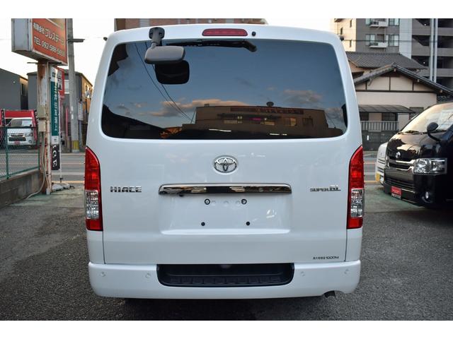 ハイエースバン スーパーＧＬ　ダークプライムＩＩ　６型　３ヵ月３０００ｋｍ保証付き　純正ＬＥＤヘッドライト・スマートキー・ナビ・ＴＶ・社外ベットキット・パワースライドドア付き（8枚目）
