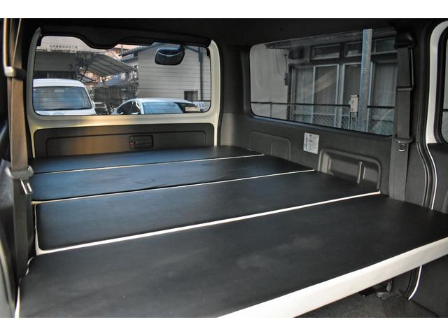 ハイエースバン スーパーＧＬ　ダークプライムＩＩ　６型　３ヵ月３０００ｋｍ保証付き　純正ＬＥＤヘッドライト・スマートキー・ナビ・ＴＶ・社外ベットキット・パワースライドドア付き（15枚目）