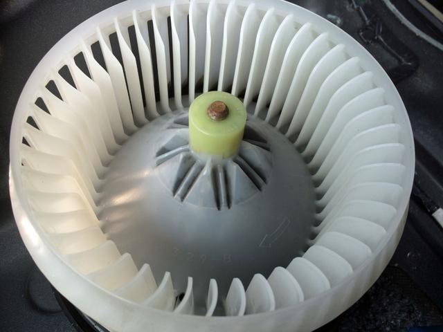 ハイエースバン スーパーＧＬ　ダークプライムＩＩ　純正ＬＥＤヘッドライト・スマートキー・ナビ・ＴＶ・バックカメラ・トヨタセーフティーセンス・パワースライドドア付き（11枚目）