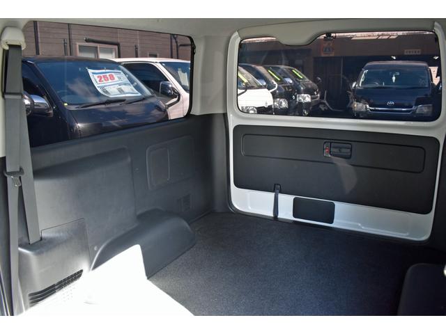 �׎��̃}�b�g�����ÎԂ̂قƂ�ǂɔj��Ȃǂ̒ɂ݂������Ă���܂��B���Ђł͏펞�V�i�}�b�g���T�O���ȏ�݌ɂ��Ă���A�󋵂ɉ����ĐV�i�̃}�b�g�ƌ������Ă���܂��B