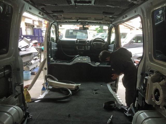 ハイエースバン スーパーＧＬ　ダークプライムＩＩ　アルパインフローティングナビ・トヨタセーフティーセンス・純正オプションアルミホイール・ＬＥＤヘッドライト・スマートキー付き（7枚目）