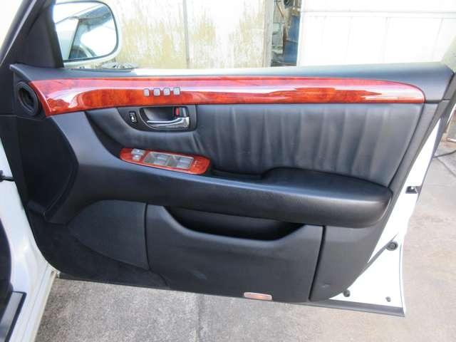 eR仕様 3ヶ月3,000km保証付き 禁煙車 サンルーフ ナビ バックカメラ スマートキー シートヒーター シートエアコン 革シート パワーシート 盗難防止システム 修復歴なし フロントフォグランプ(65枚目)
