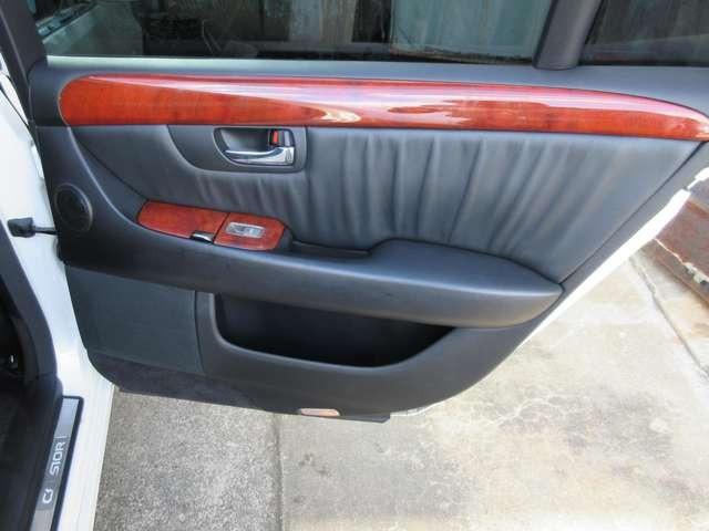 eR仕様 3ヶ月3,000km保証付き 禁煙車 サンルーフ ナビ バックカメラ スマートキー シートヒーター シートエアコン 革シート パワーシート 盗難防止システム 修復歴なし フロントフォグランプ(66枚目)