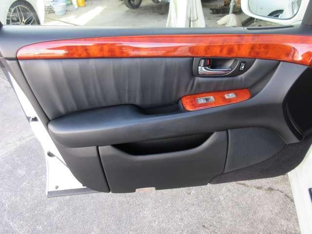 eR仕様 3ヶ月3,000km保証付き 禁煙車 サンルーフ ナビ バックカメラ スマートキー シートヒーター シートエアコン 革シート パワーシート 盗難防止システム 修復歴なし フロントフォグランプ(67枚目)