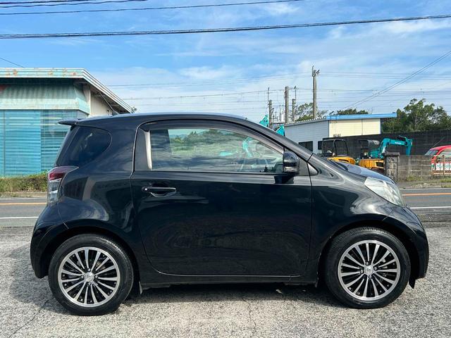 ｉＱ １００Ｇ　レザーパッケージ　革シート　スマートキー　ナビＴＶバックカメラ　フォグランプ（9枚目）