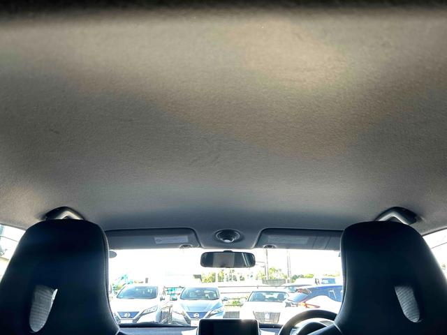 ｉＱ １００Ｇ　レザーパッケージ　革シート　スマートキー　ナビＴＶバックカメラ　フォグランプ（26枚目）