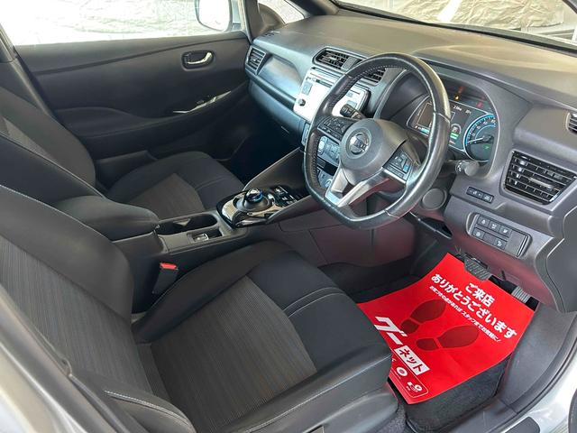 リーフ Ｘ　シートヒーター　ステアリングヒーター　プロパイロット　デジタルミラー　バックカメラ　ＥＴＣ　禁煙車　純正ナビＴＶ（14枚目）