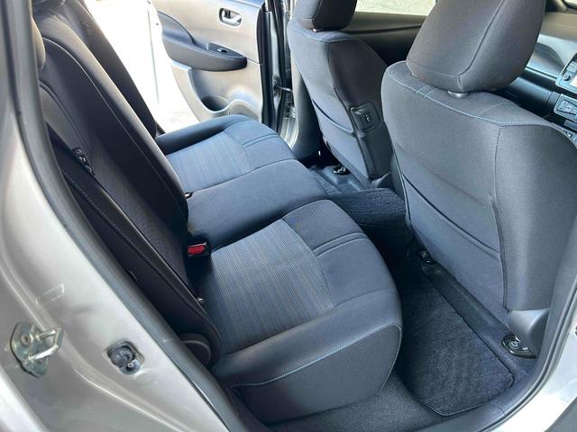 リーフ Ｘ　シートヒーター　ステアリングヒーター　プロパイロット　デジタルミラー　バックカメラ　ＥＴＣ　禁煙車　純正ナビＴＶ（16枚目）