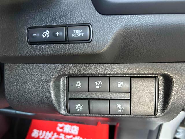 リーフ Ｘ　シートヒーター　ステアリングヒーター　プロパイロット　デジタルミラー　バックカメラ　ＥＴＣ　禁煙車　純正ナビＴＶ（31枚目）