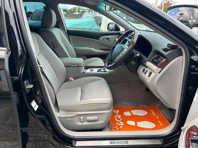 クラウン ロイヤルサルーン 後期モデル 純正HDDマルチナビ TV バックカメラ クルコン 電動シート 車検2年(14枚目)