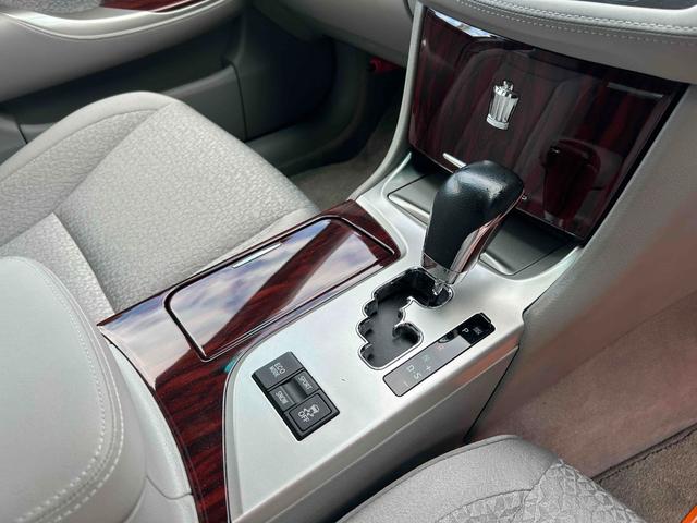 クラウン ロイヤルサルーン 後期モデル 純正HDDマルチナビ TV バックカメラ クルコン 電動シート 車検2年(27枚目)