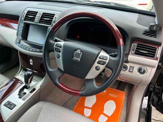 クラウン ロイヤルサルーン 後期モデル 純正HDDマルチナビ TV バックカメラ クルコン 電動シート 車検2年(28枚目)