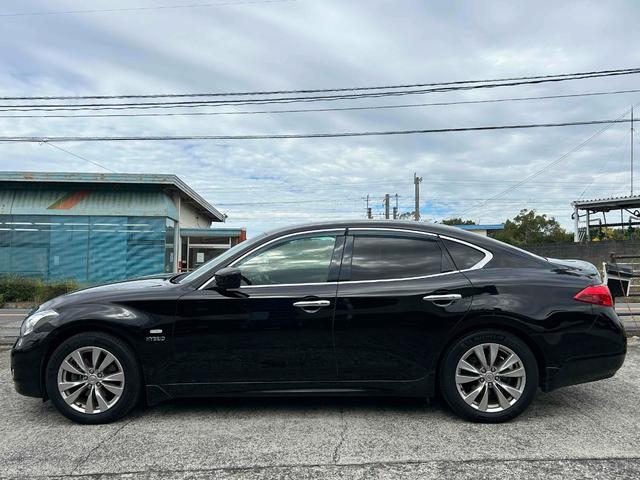 外装コンディション良好です！人気のブラックカラーです！