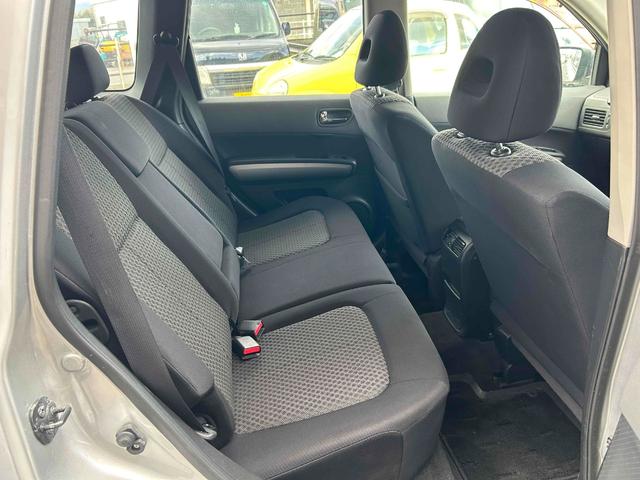 エクストレイル ２０ＧＴ　６速マニュアル　スマートキー（12枚目）