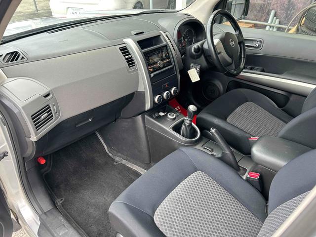 エクストレイル ２０ＧＴ　６速マニュアル　スマートキー（14枚目）
