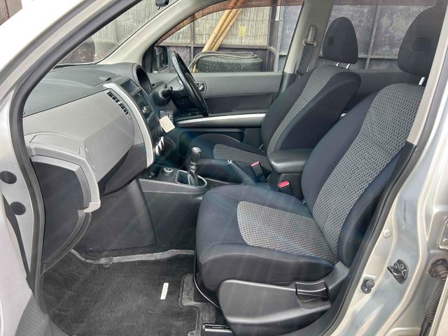 エクストレイル ２０ＧＴ　６速マニュアル　スマートキー（15枚目）