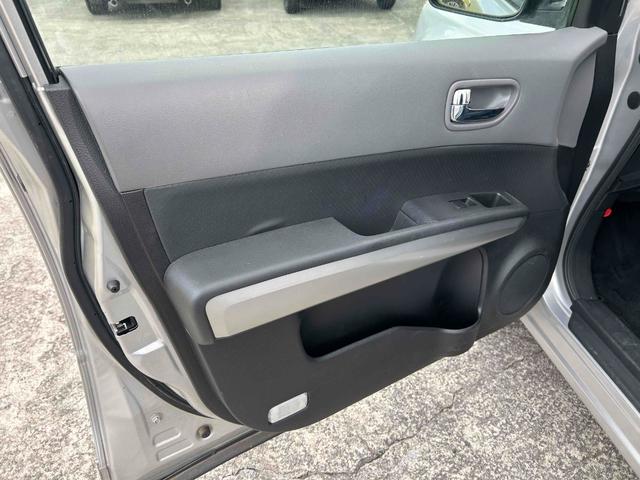 エクストレイル ２０ＧＴ　６速マニュアル　スマートキー（19枚目）