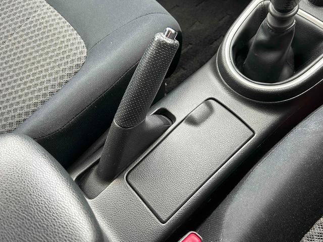 エクストレイル ２０ＧＴ　６速マニュアル　スマートキー（25枚目）