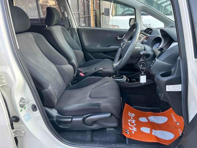 フィット ＲＳ　５速マニュアル　禁煙車　修復歴無（20枚目）